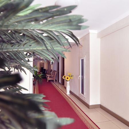 Sun Rise Hotel Тбілісі Екстер'єр фото
