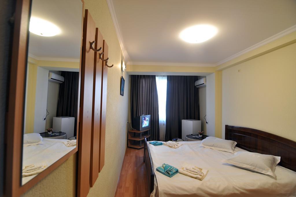Sun Rise Hotel Тбілісі Екстер'єр фото